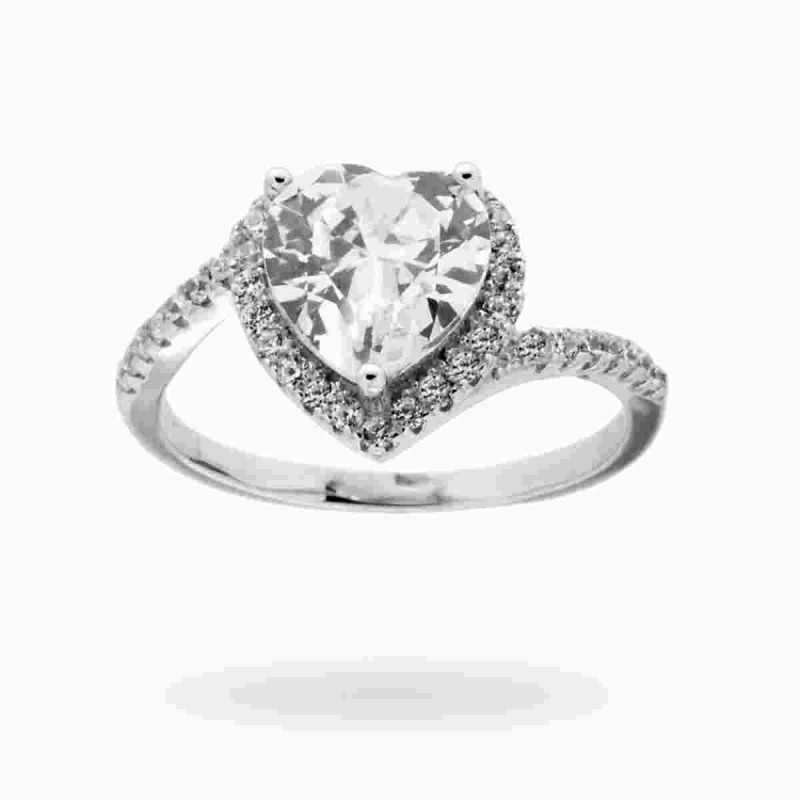 ANELLO SOLITARIO A GRIFFE CON ZIRCONE A CUORE BIANCO CONTORNATO CON ZIRCONI BIANCHI IN ARGENTO 925 RODIATO