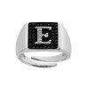 ANELLO CHEVALIER QUADRATO CON LETTERA INIZIALE CON ZIRCONI BIANCHI CON FONDO ZIRCONI NERI IN ARGENTO 925 GALVANICA RODIO