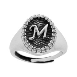 ANELLO CHEVALIER OVALE CON LETTERA IN RILIEVO E ZIRCONI BIANCHI IN ARGENTO 925 GALVANICA RODIO BRUNITO