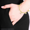 BRACCIALE CATENA OVALI MARTELLATI CON QUADRIFOGLI CUORE CHARMS PORTAFORTUNA E CRYSTAL BIANCHI IN ACCIAIO COLORE ORO